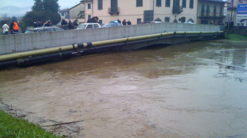 Ombrone_ Ponte All’Asse_ foto da sito Protezione civile Prato