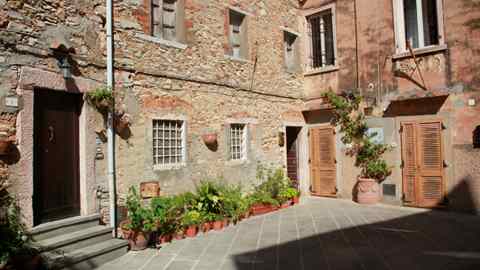 Sassetta_nel borgo