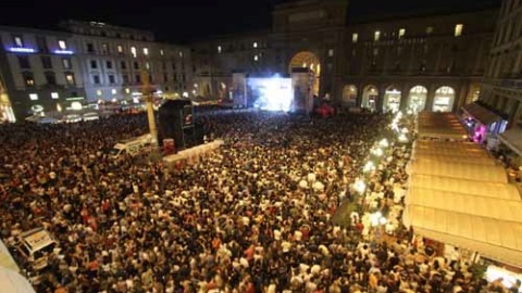 ROCKS THE SQUARE_FIRENZE_ LUGLIO 2011_light