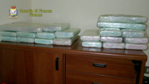 droga guardia finanza firenze