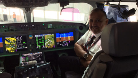 cabina pilotaggio bombardier cs100
