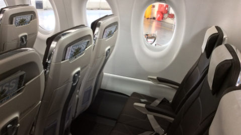 posto passeggero bombardier cs100
